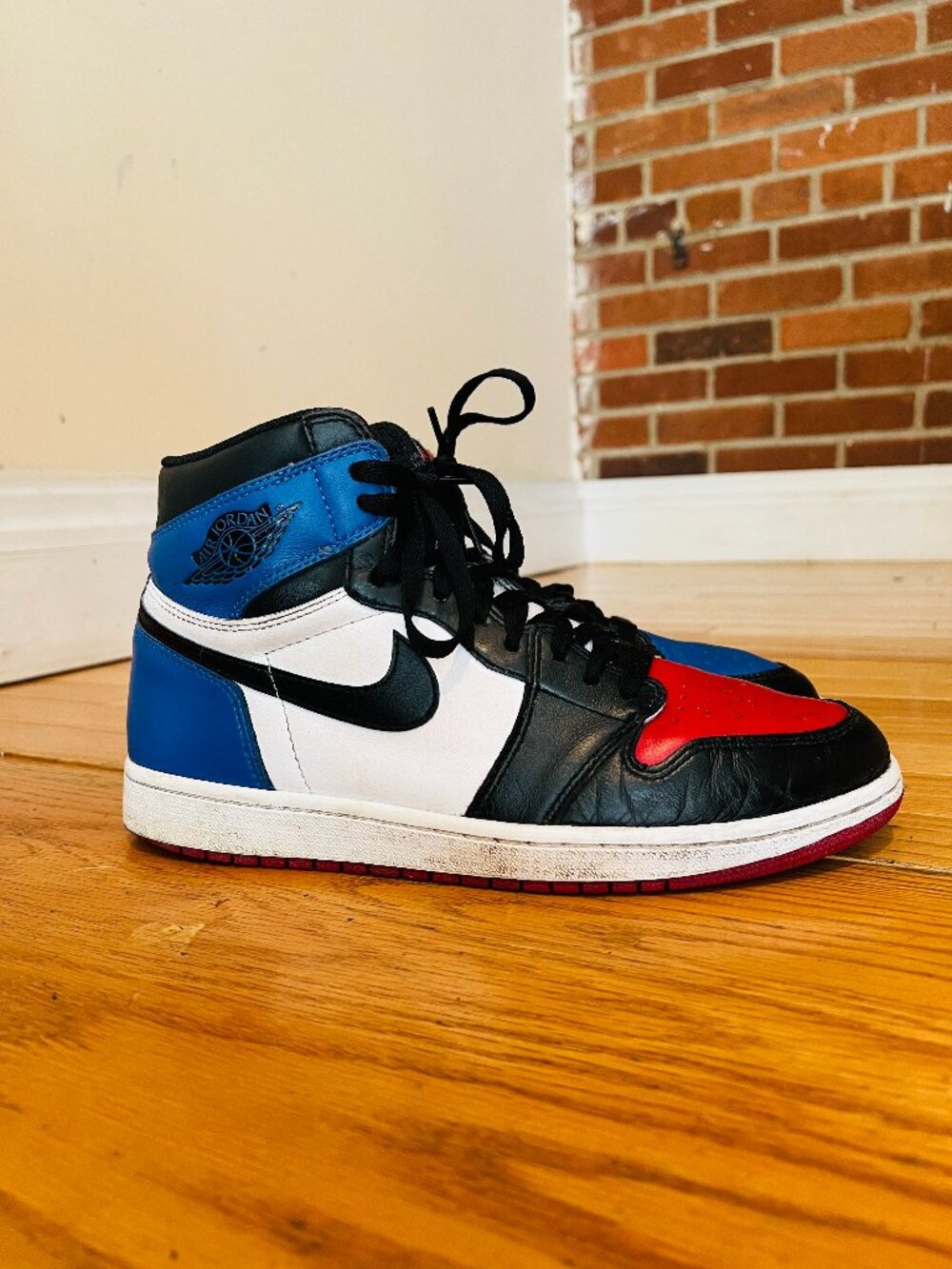 Size 10 - Jordan 1 Retro High OG Top 3 2016
